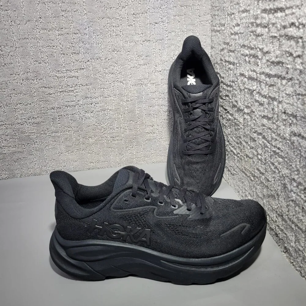 Hoka One One Clifton 10 Mens Size US 8D Triple Black Lace-Up Everyday Run Shoes